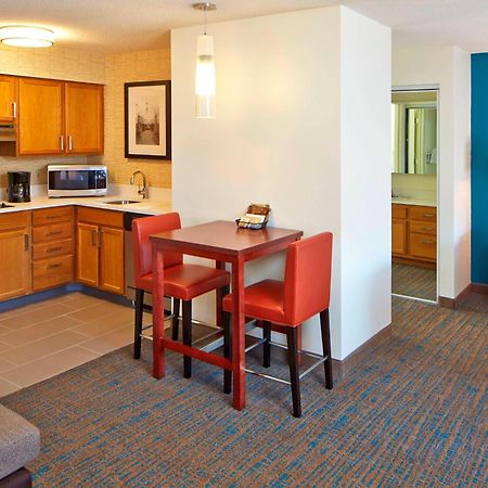 Residence Inn Minneapolis St. Paul/Розвилл Экстерьер фото