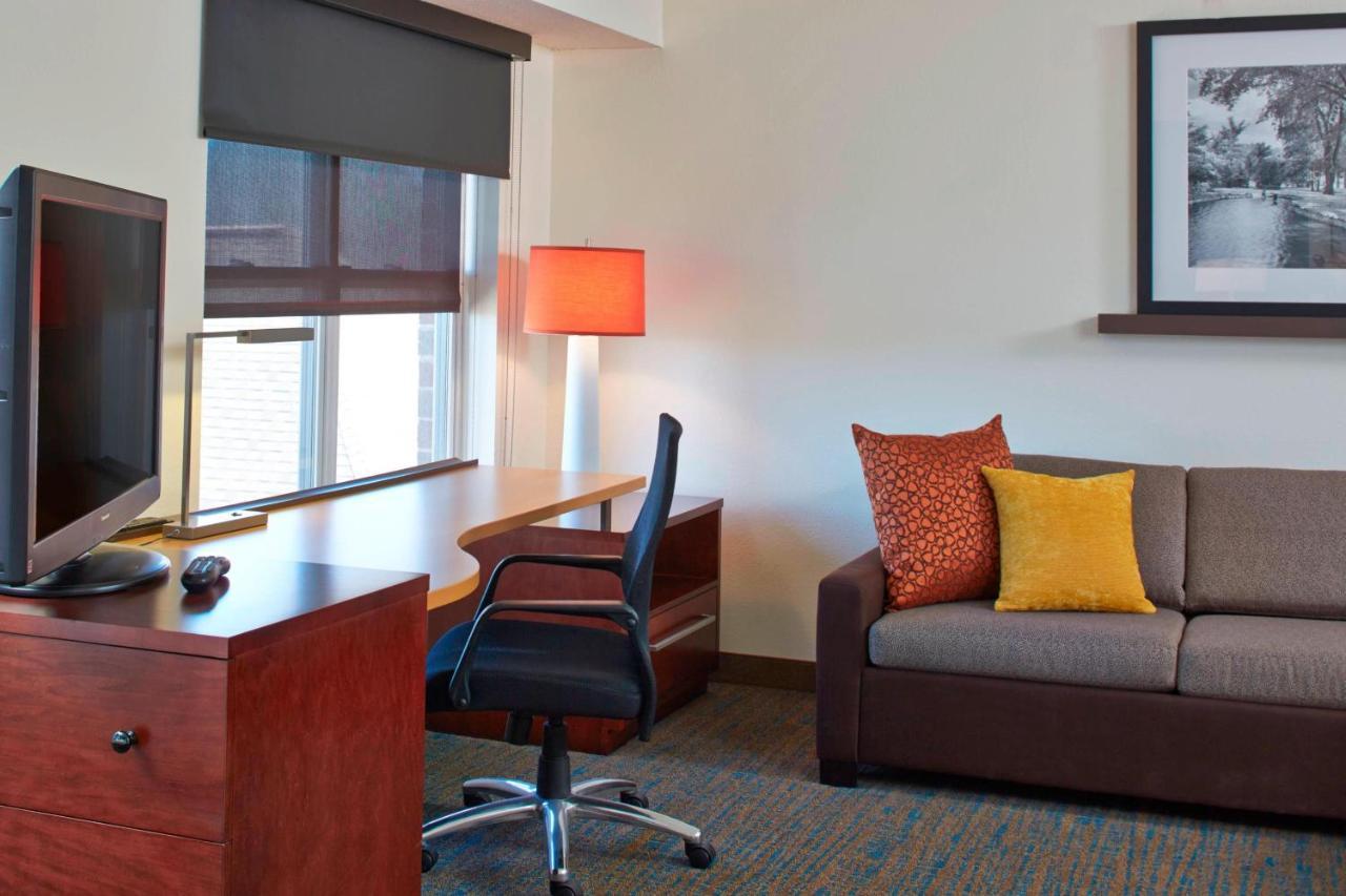 Residence Inn Minneapolis St. Paul/Розвилл Экстерьер фото