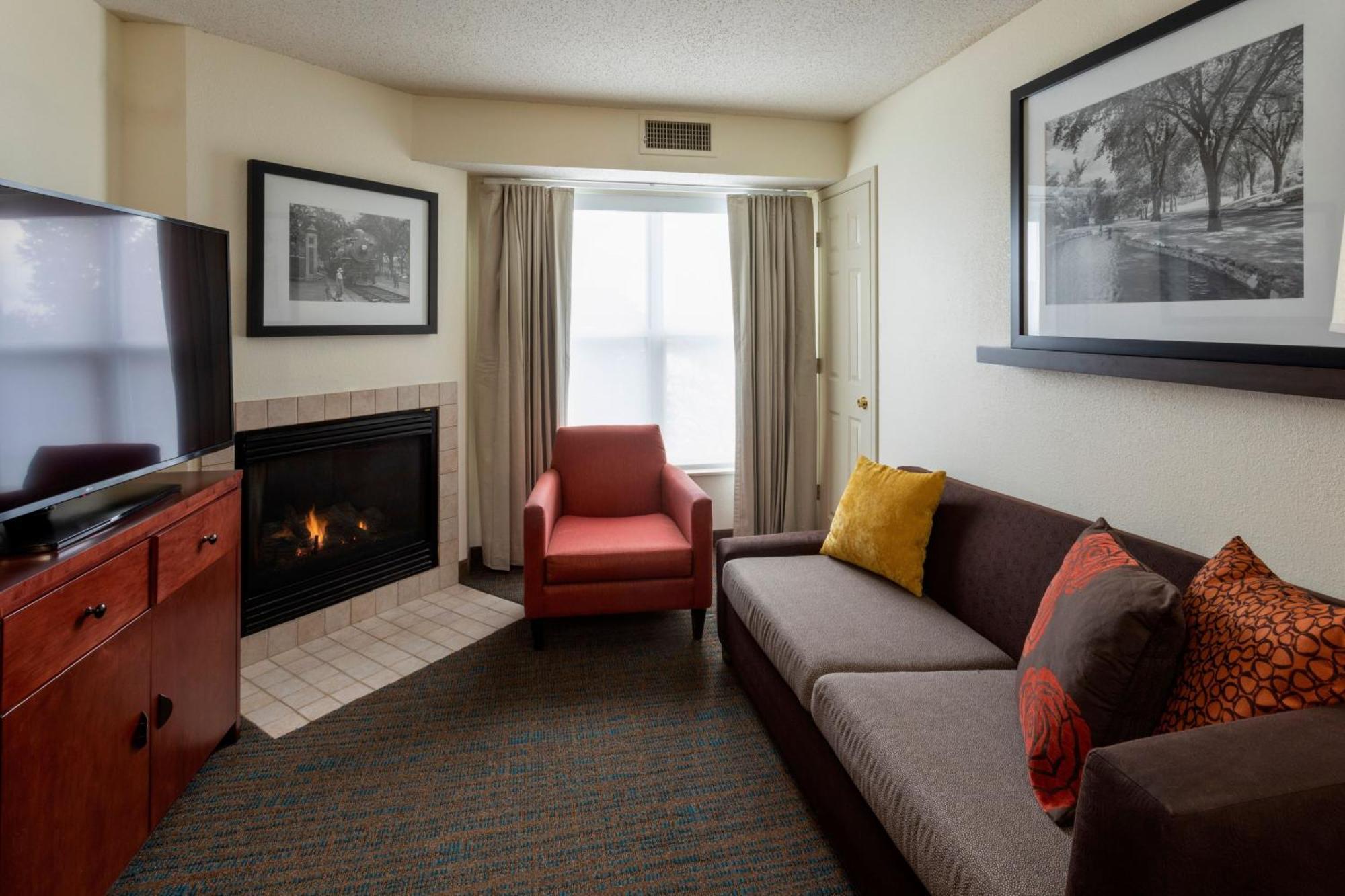 Residence Inn Minneapolis St. Paul/Розвилл Экстерьер фото